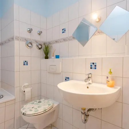 Fullhouse - - H132 아파트